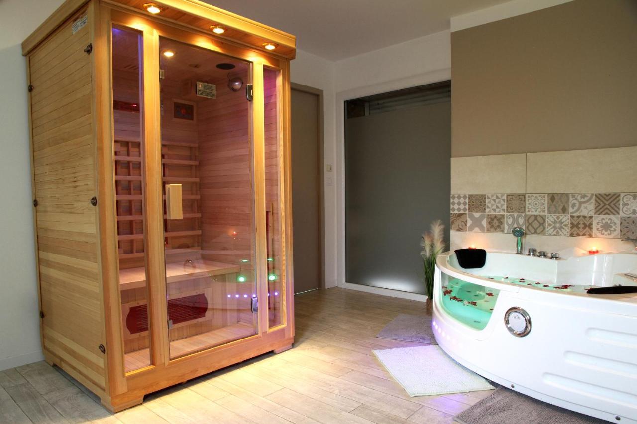 T2 Le Sauna & Balneo Confort. Agen